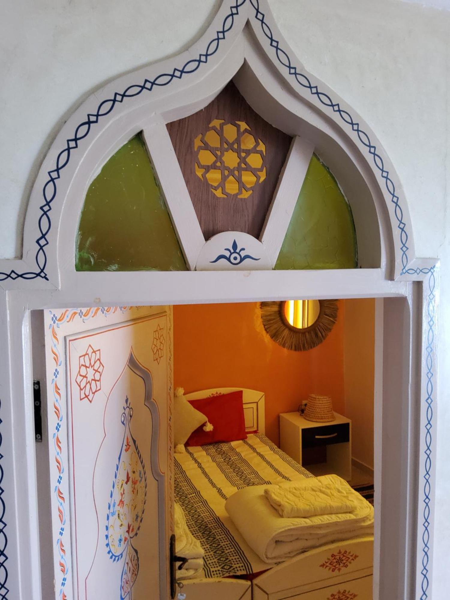 Surf & Salsa Guest House Agadir Exteriör bild