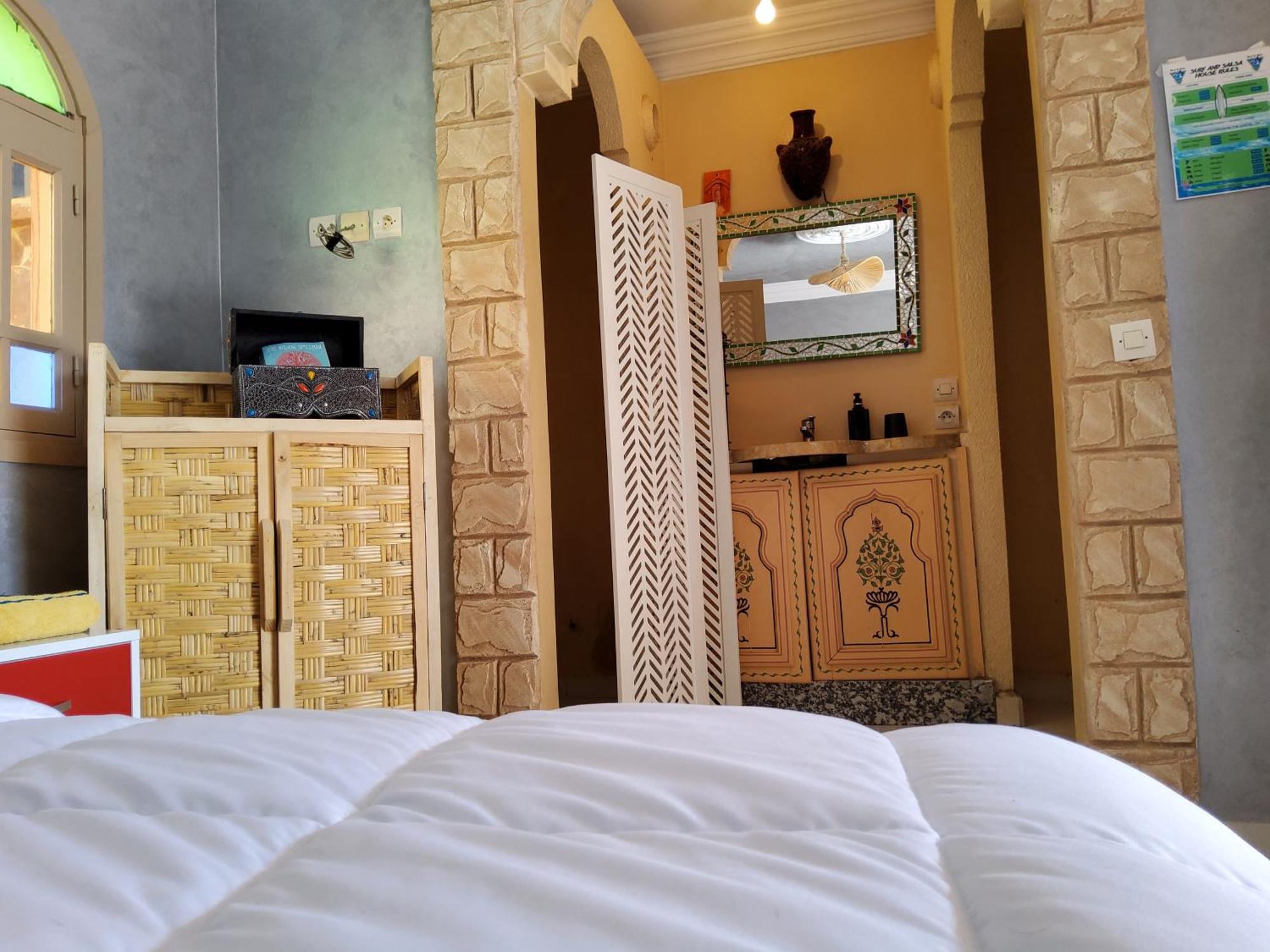 Surf & Salsa Guest House Agadir Exteriör bild